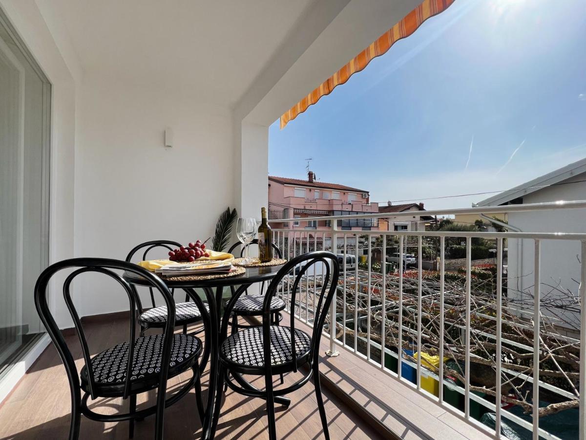 Apartments Teodora Maria Новиград Экстерьер фото